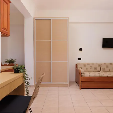 Santos Apartments & Studios Dassia  Exterior photo
