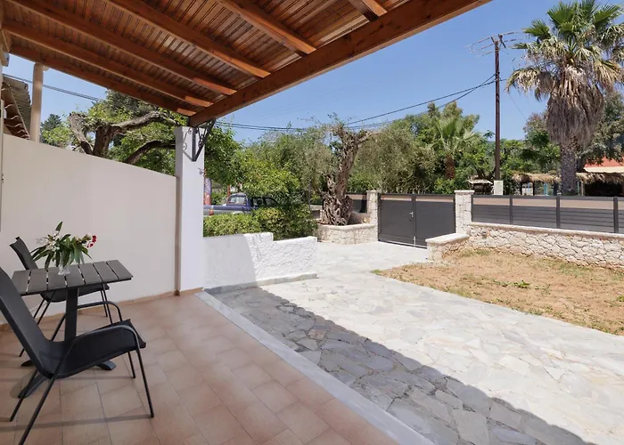 Santos Apartments & Studios