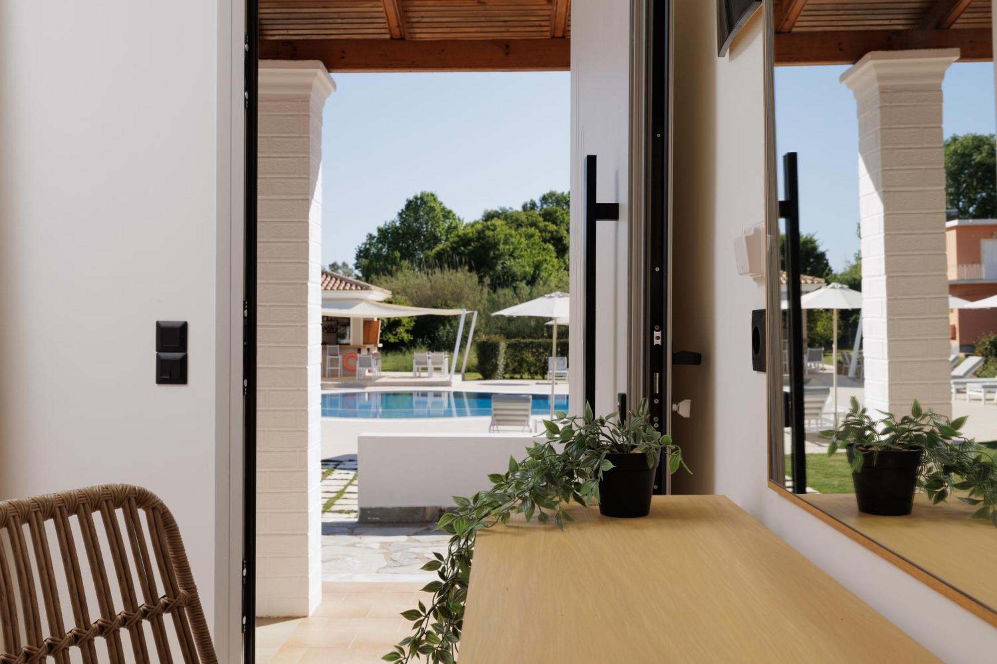 Santos & * Dassia (Corfu)