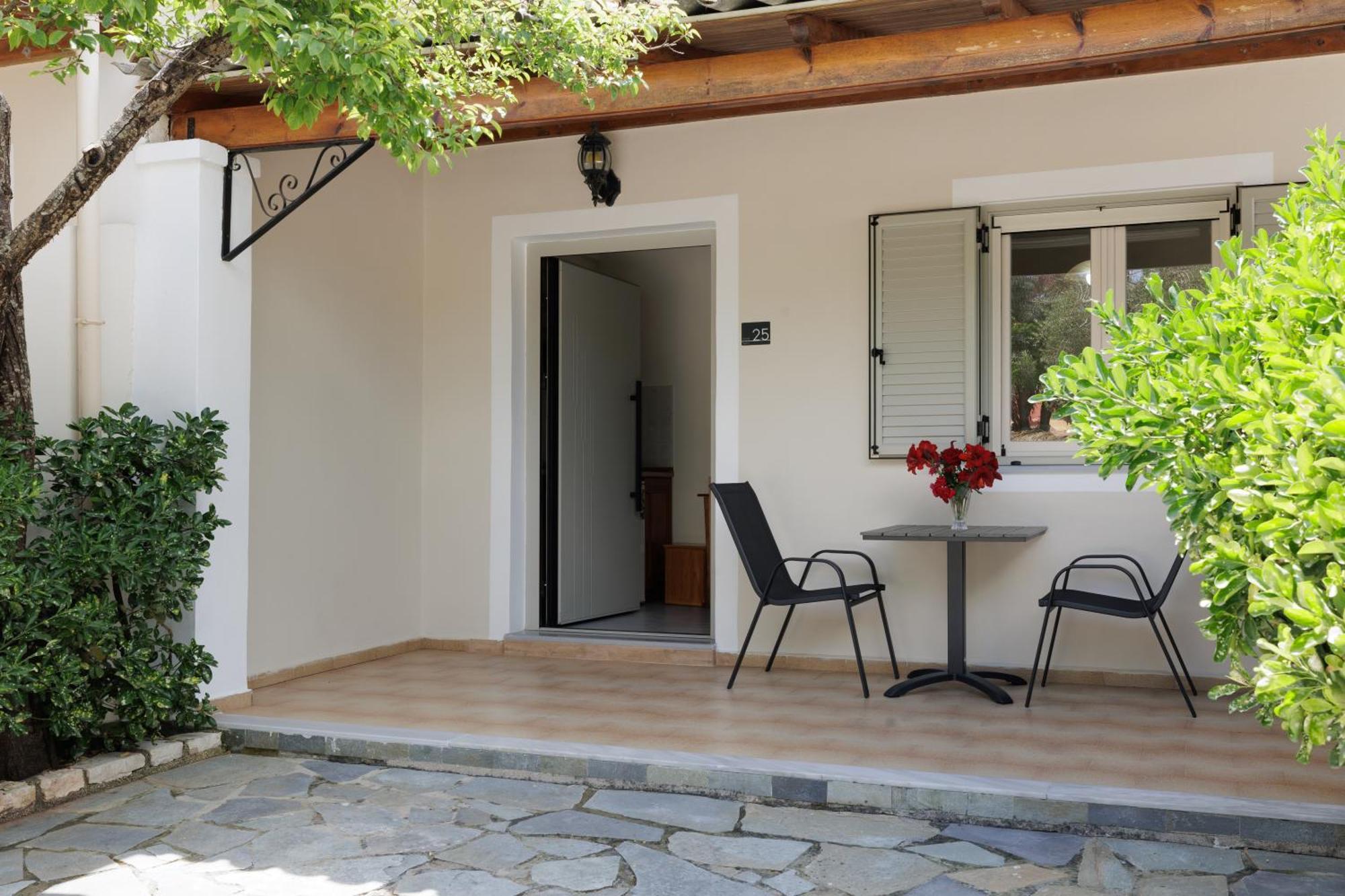 Santos & Apartment Dassia (Corfu)