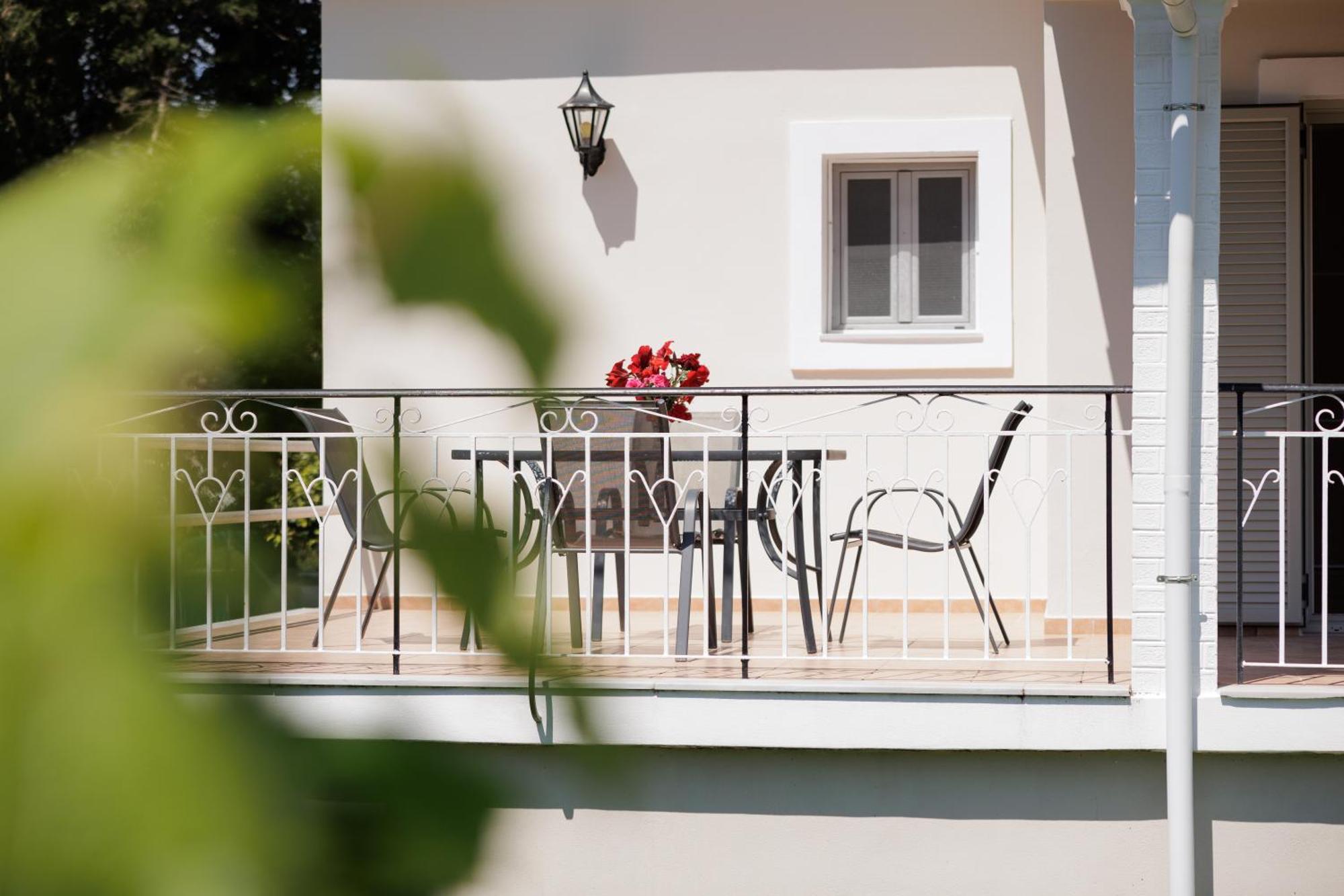 Santos & * Dassia (Corfu)