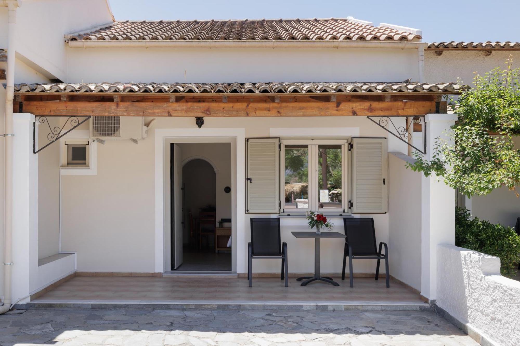 Santos & Apartment Dassia (Corfu)