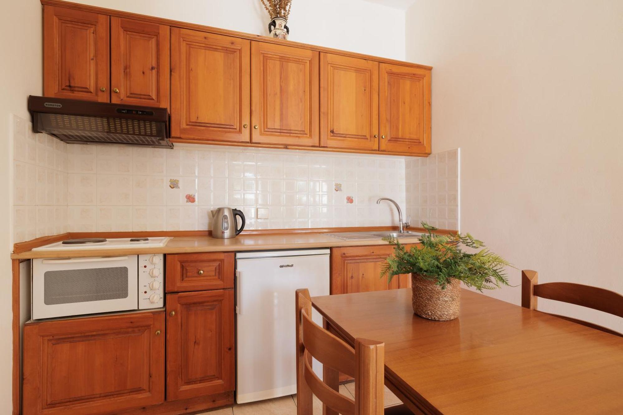 Santos Apartments&studios Dassia (Corfu)
